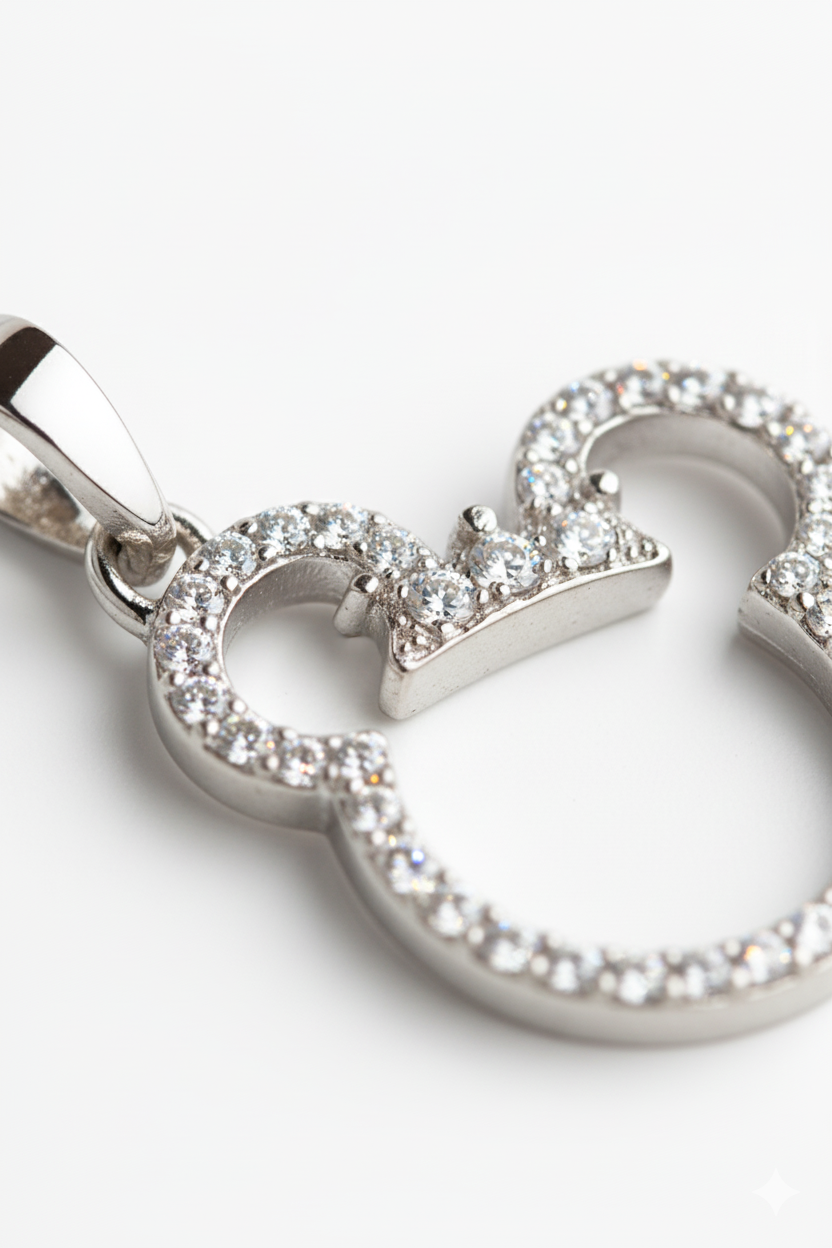 Mickey Diamond Pendant – Eleganter Luxus mit verspieltem Charme 14 Karat Silber