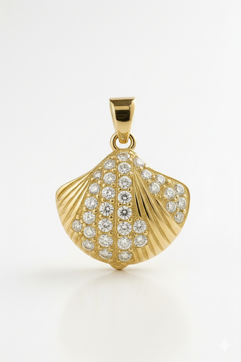 Muschel Anhänger aus 14K vergoldetem Silber mit Zirkonia – Maritime Eleganz
