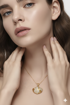 Muschel Anhänger aus 14K vergoldetem Silber mit Zirkonia – Maritime Eleganz