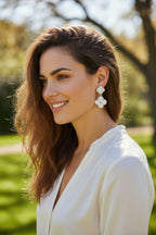 Silberne hängende Ohringe